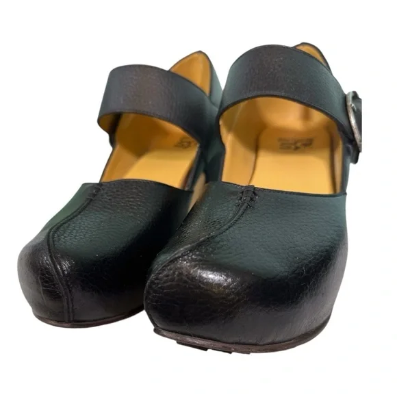 John Fluevog Black Leather Mary Jane Heels - Picture 4 of 13